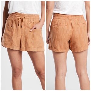 Athleta Cabo Linen 4” Short - Tan